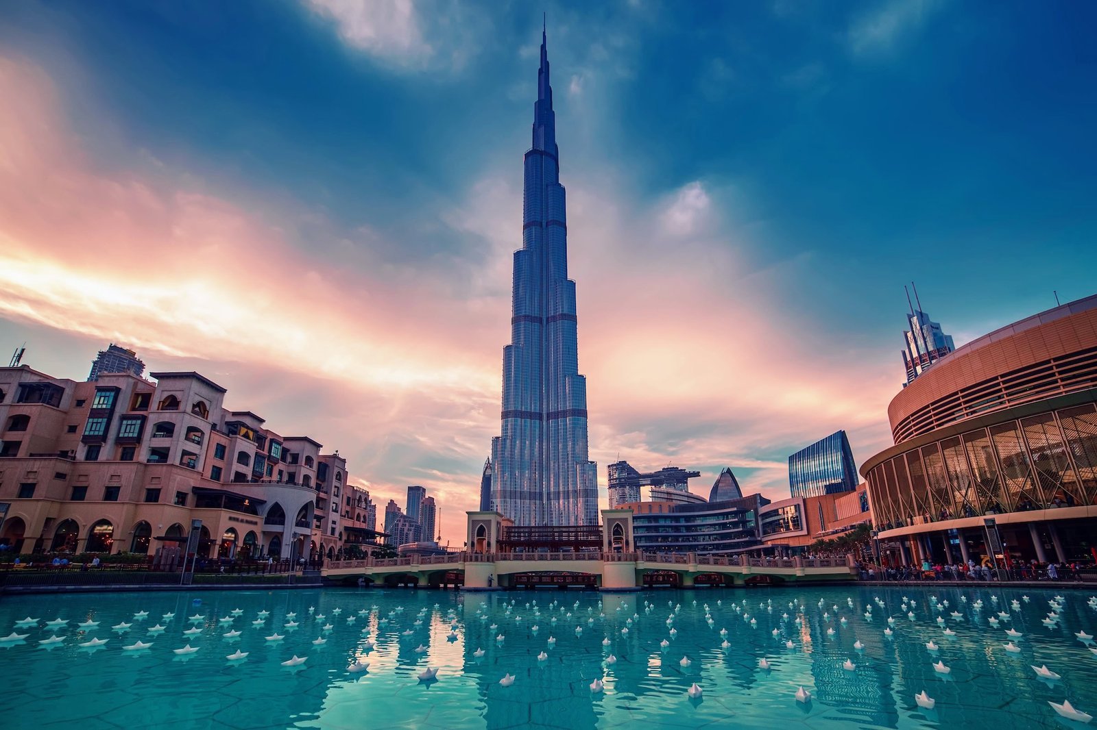 Burj Khalifa – World’s Tallest Building: High-Performance Concrete & Extreme Scheduling