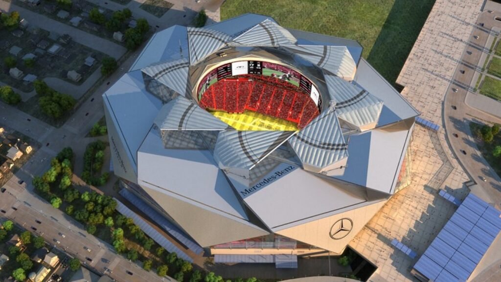 Mercedes-Benz Stadium retractable roof resembling a camera aperture in Atlanta