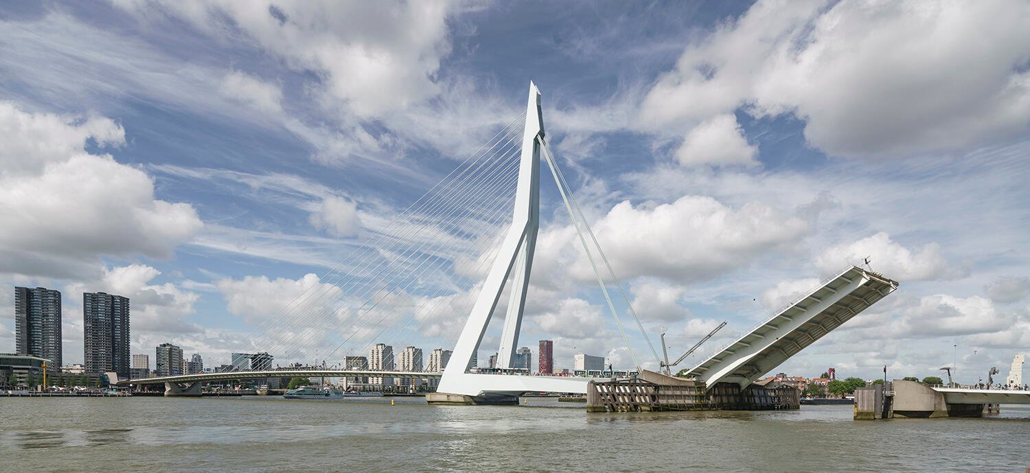 Erasmus Bridge – Cable-Stayed Hybrid Structure with Striking Aesthetics