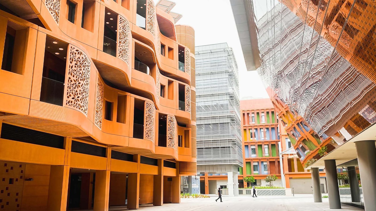 Masdar City – Smart, Zero-Carbon City Concept in the UAE