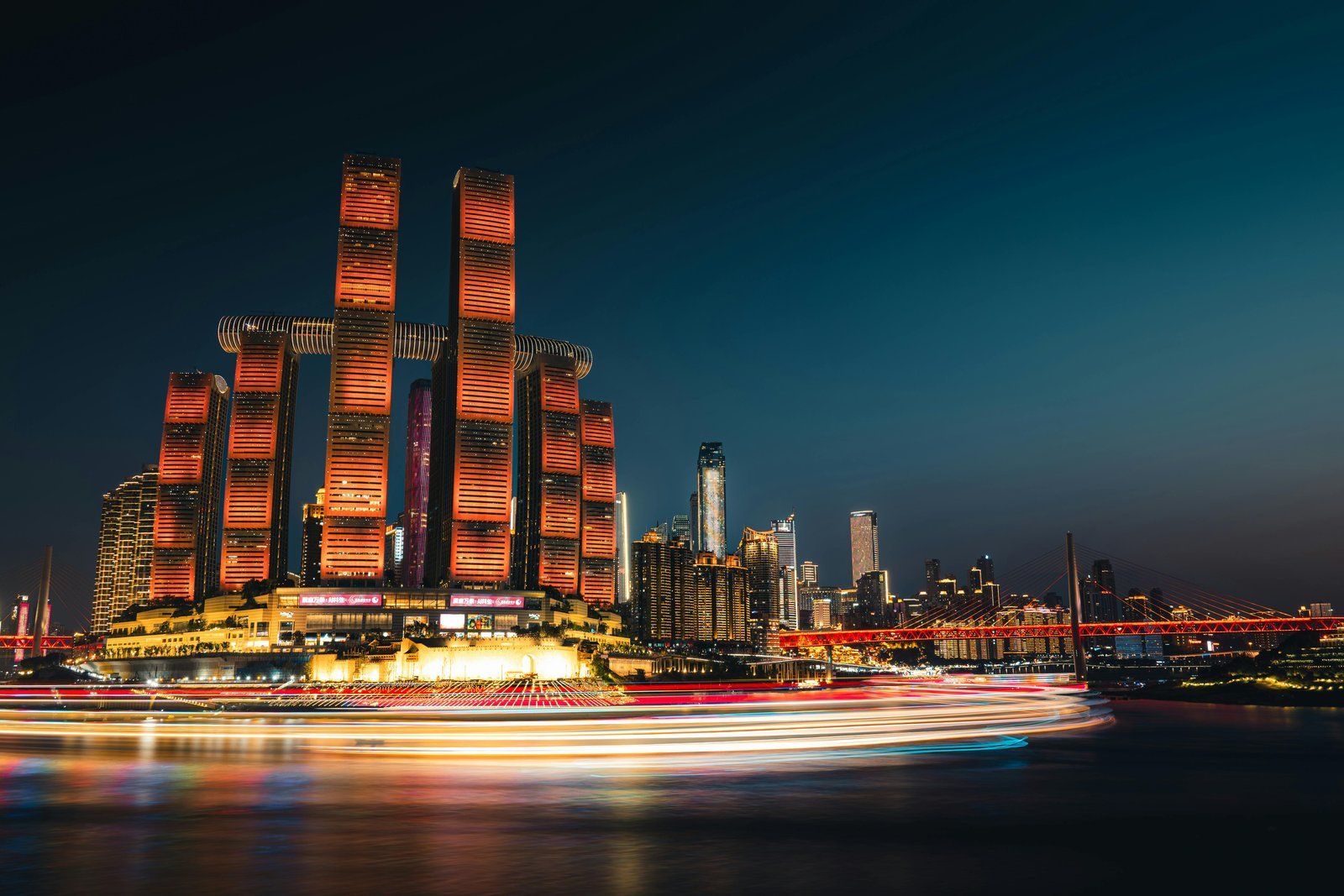 Raffles City Chongqing – ‘Horizontal Skyscraper’ Across Multiple Towers