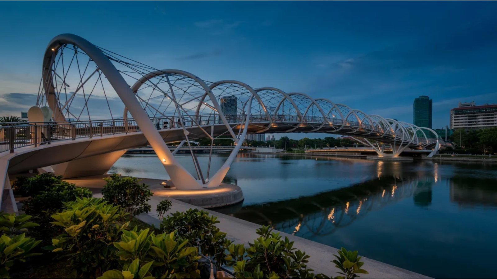 Helix Bridge – Double-Helix Pedestrian Bridge Inspired by DNA